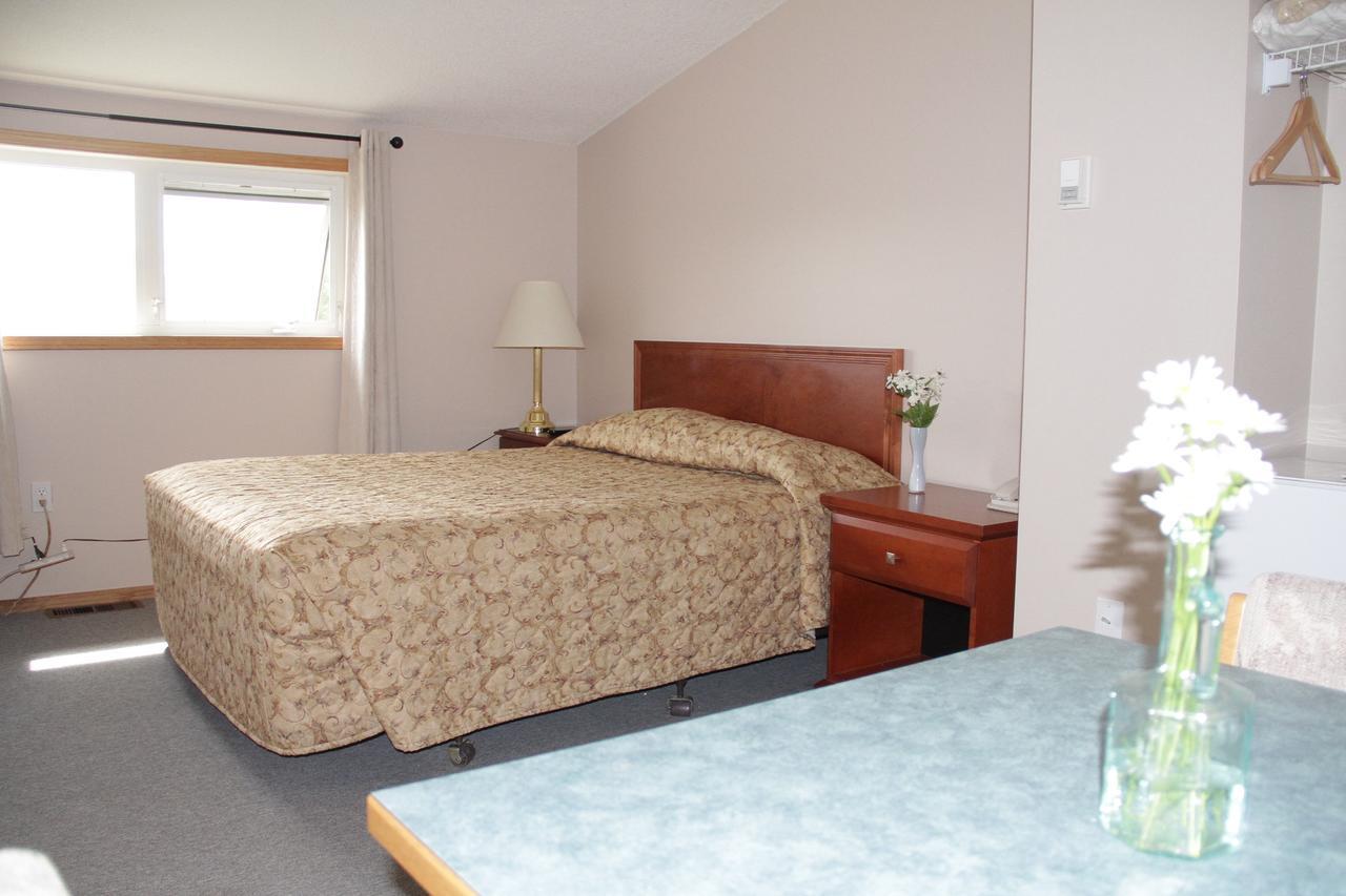 Garden Court MotelManning エクステリア 写真