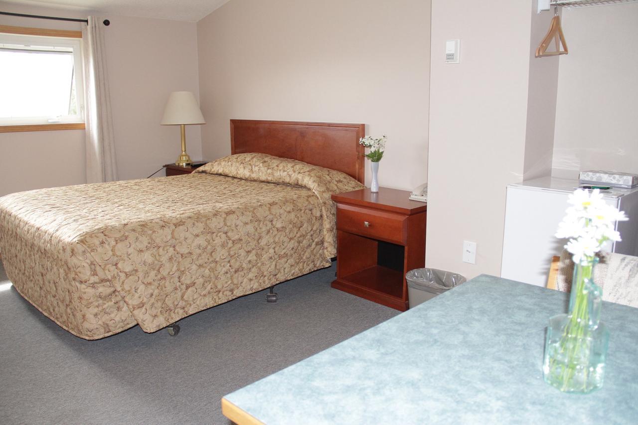 Garden Court MotelManning エクステリア 写真