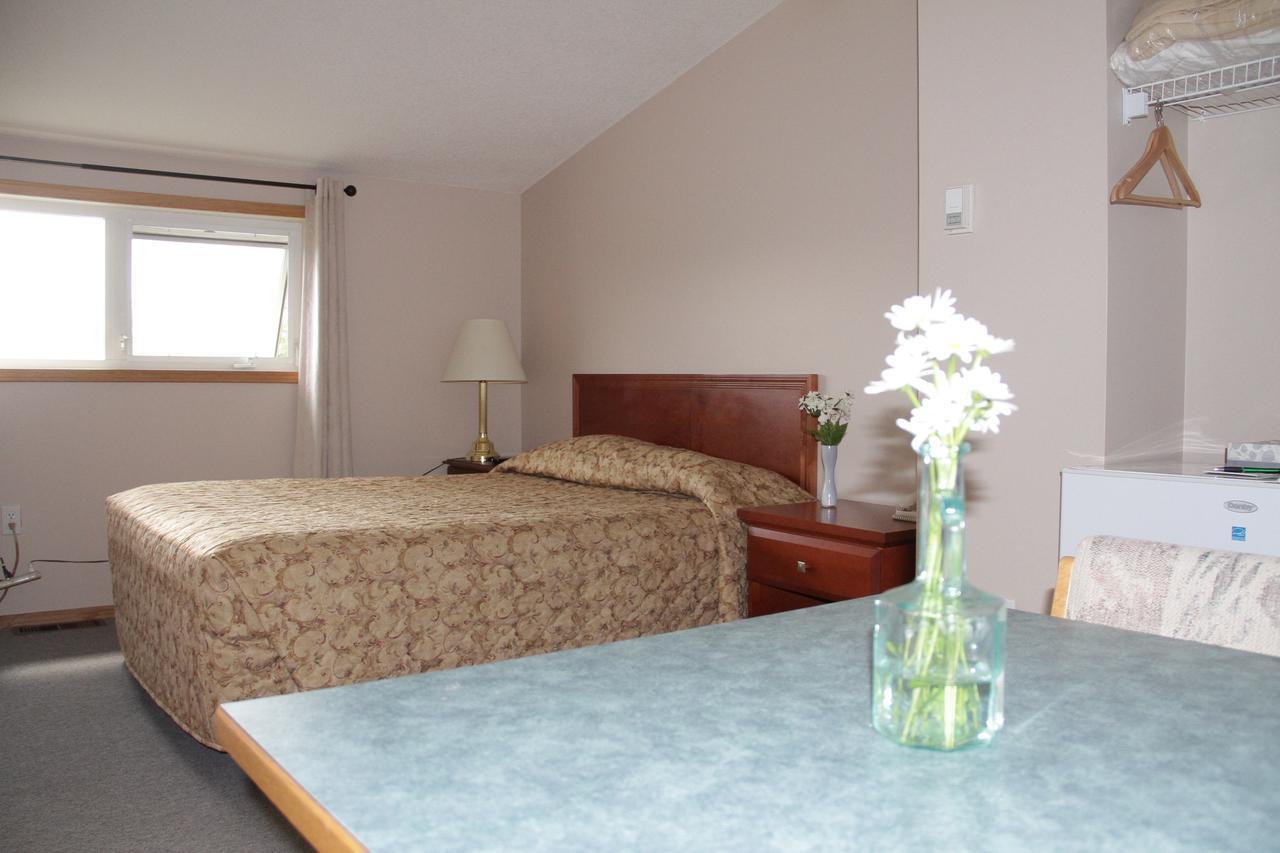 Garden Court MotelManning エクステリア 写真